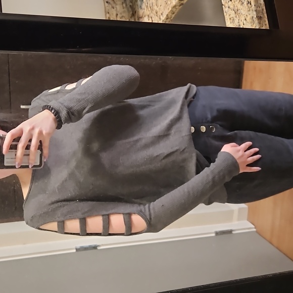 Promesa Grey Sweater - Picture 1 of 6